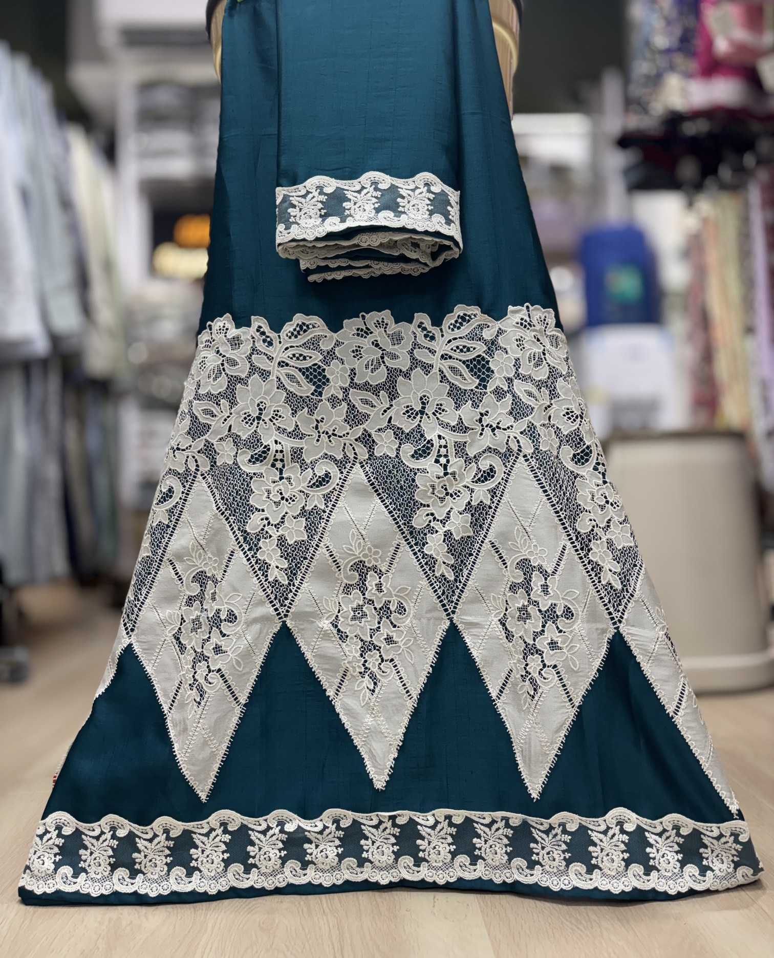  Teal Green Soft Silk Fabric Lacing Rida
